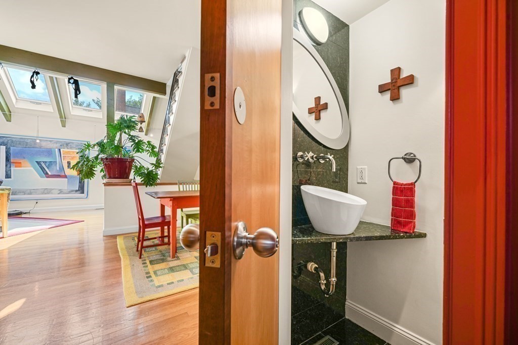 36 Lopez Avenue Cambridge, MA 02141 - Photo 11 of 42