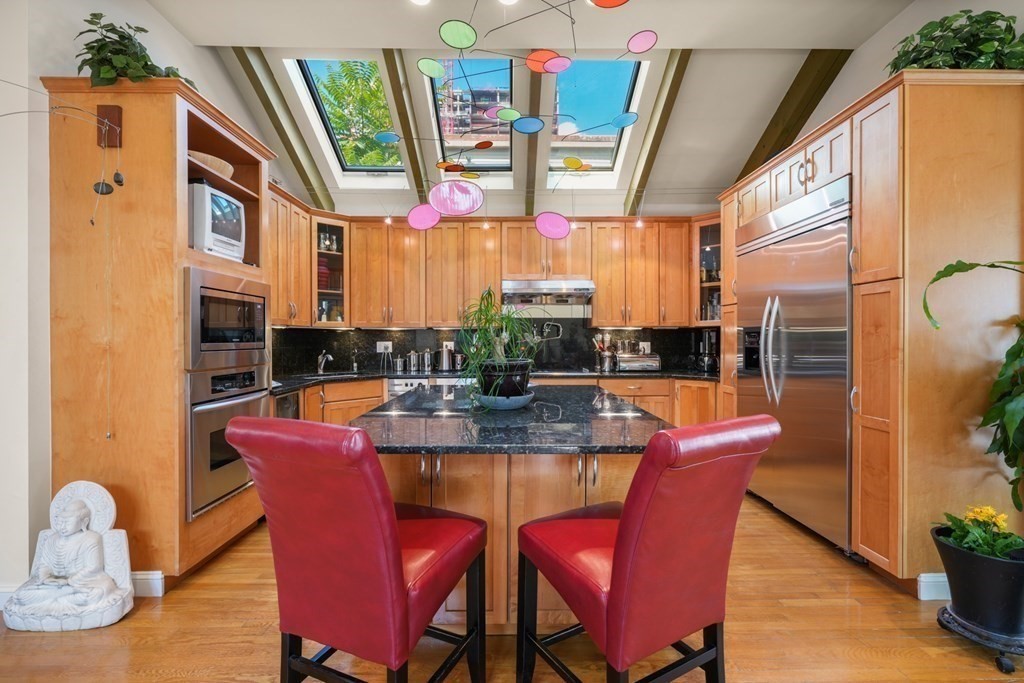 36 Lopez Avenue Cambridge, MA 02141 - Photo 4 of 42