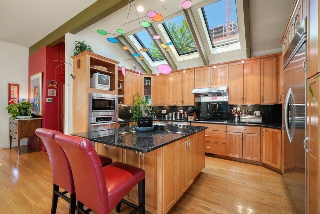 36 Lopez Avenue Cambridge, MA 02141 - Photo 5 of 42