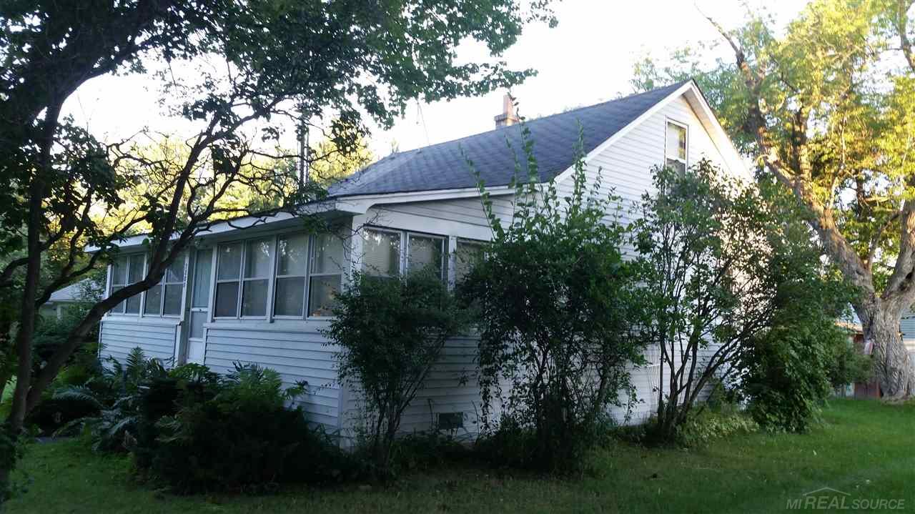7300 Zenith Road Lexington, MI 48450 - Photo 5 of 10 31302164-4.JPG