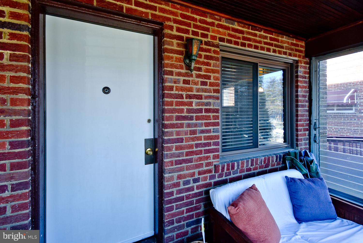 18 Anacostia Road Northeast Washington, DC 20019 - Photo 3 of 23 Interior Porch