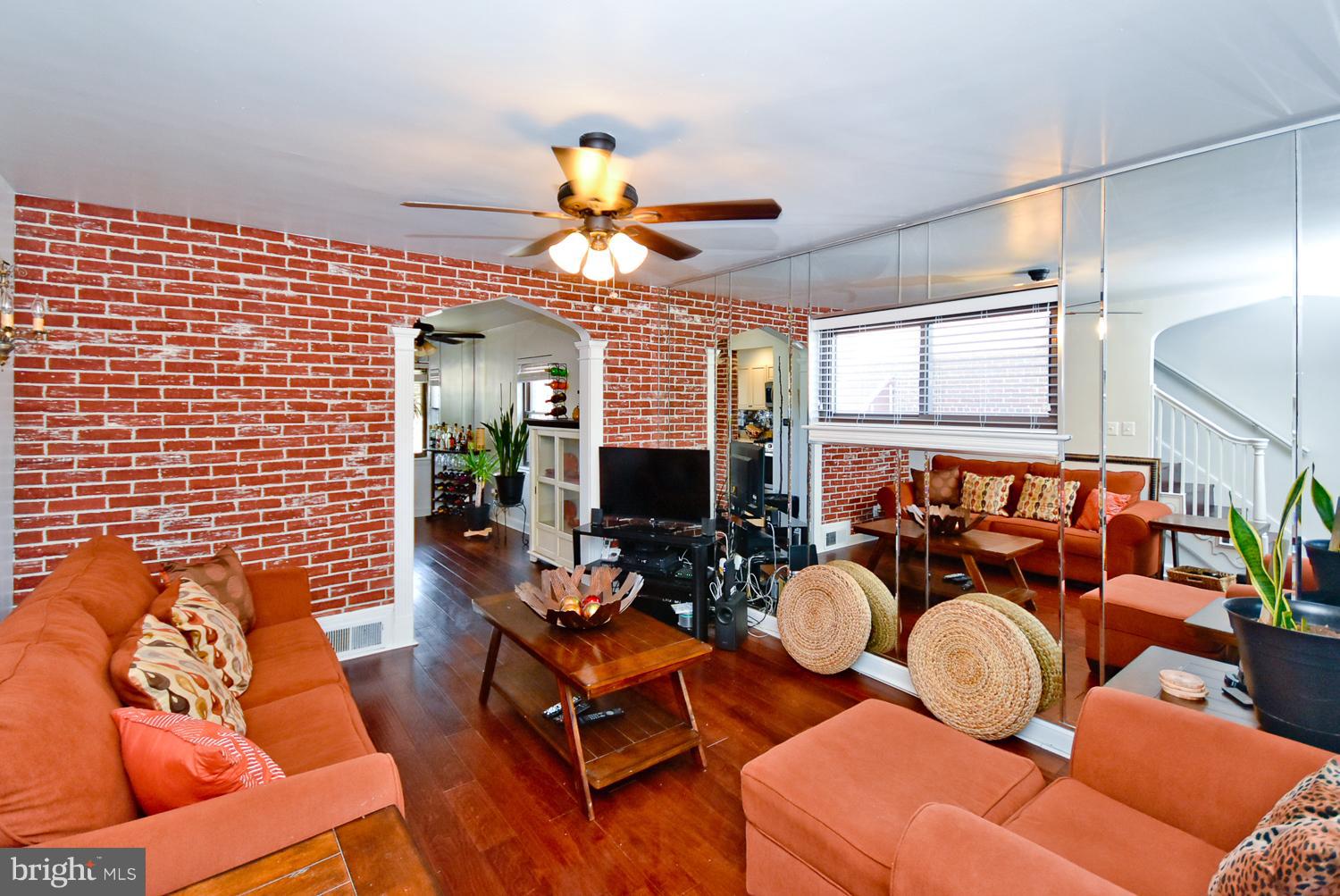 18 Anacostia Road Northeast Washington, DC 20019 - Photo 5 of 23 Living Room