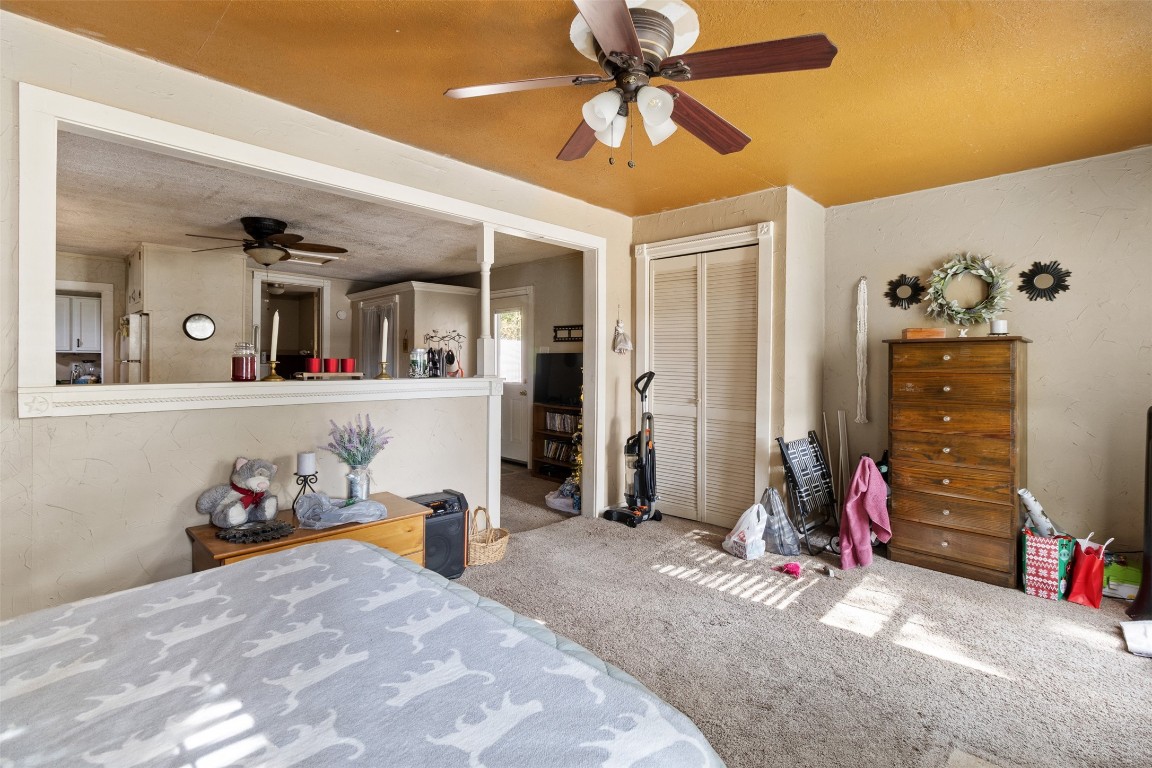 205 Jephson Street Alvin, TX 77511 - Photo 34 of 40 a view of a room with gym equipment