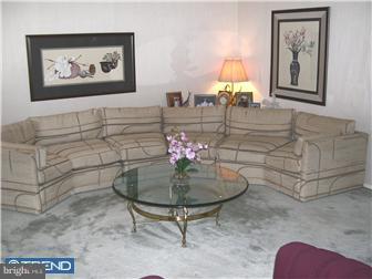 11021 Greiner Road Philadelphia, PA 19116 - Photo 2 of 12 Gallery Image 2
