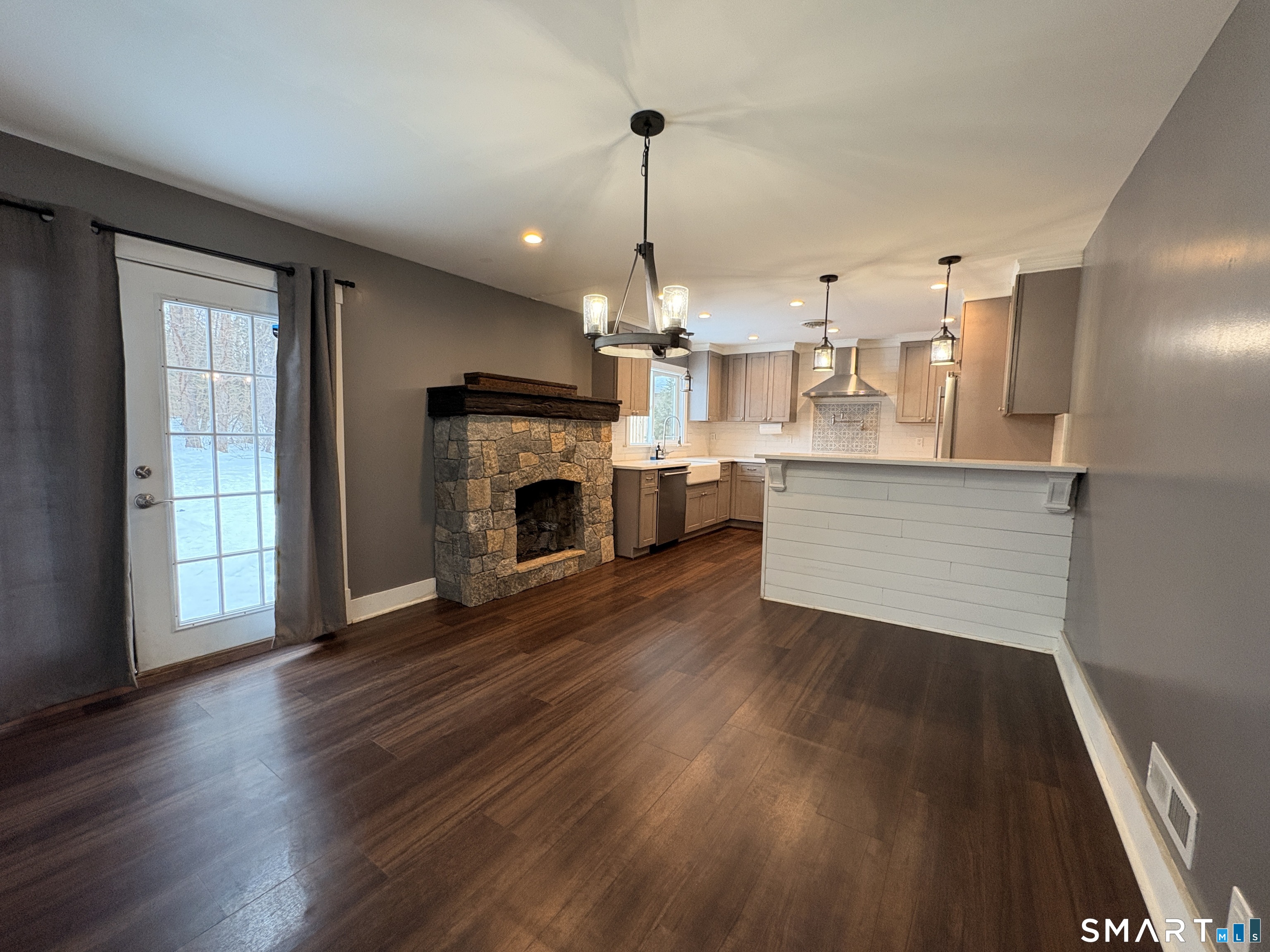 104 Cottage Road Enfield, CT 06082 - Photo 5 of 36