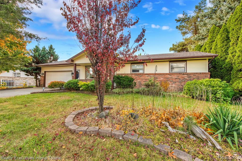 49545 Schoenherr Road Utica, MI 48315 - Photo 2 of 22