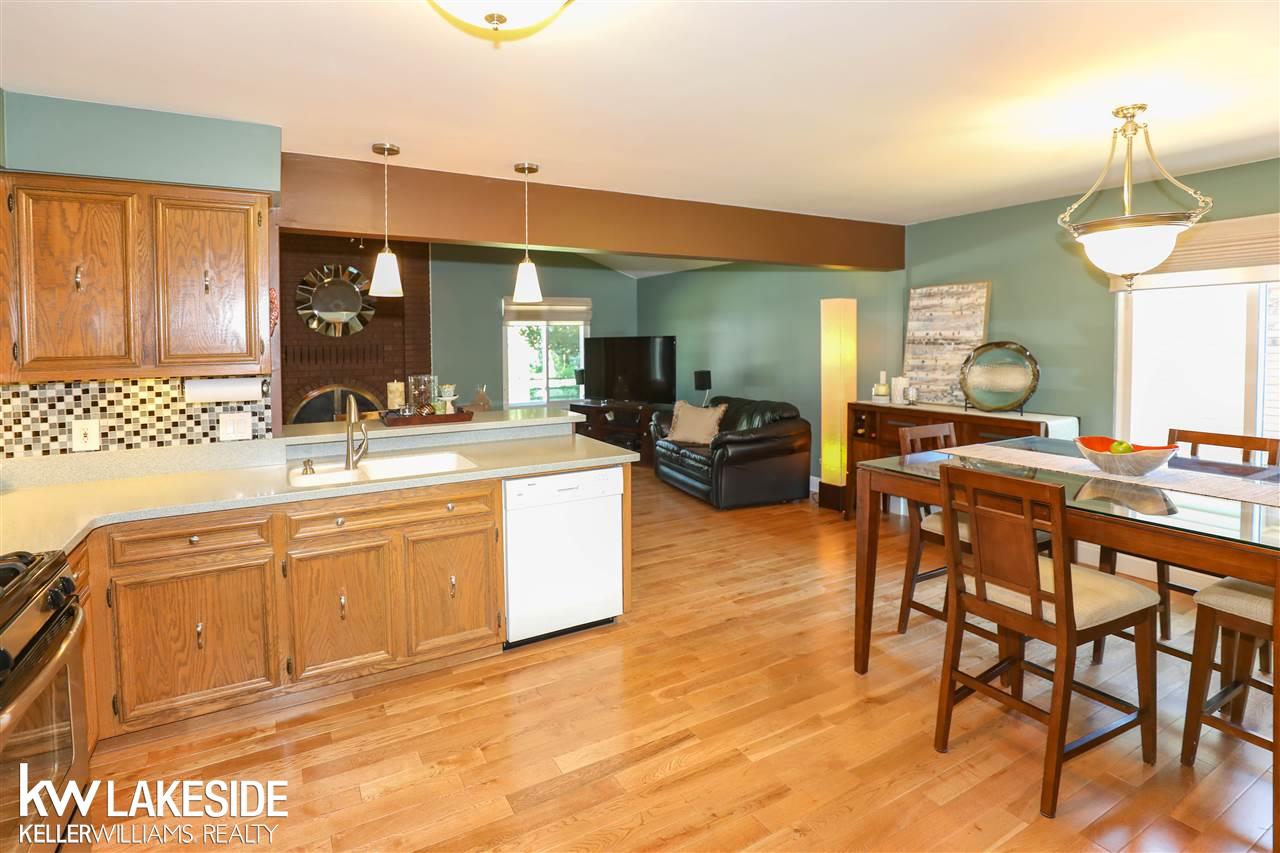 47615 Barbara Road Macomb, MI 48044 - Photo 9 of 42 50017932-8.JPG