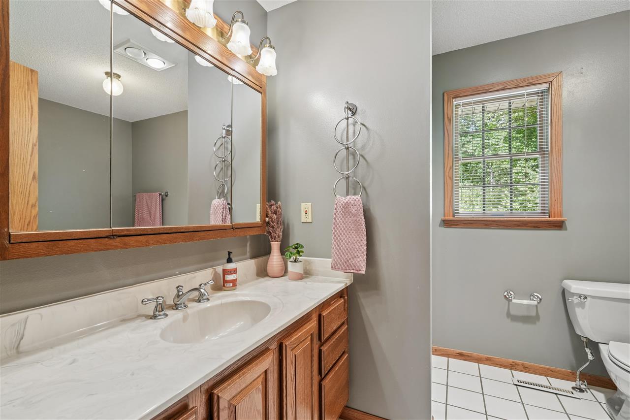 4084 Crestview Road Northeast Solon, IA 52333 - Photo 18 of 41 Gallery Image 18