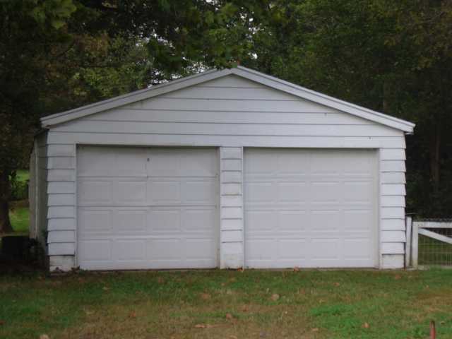 5146 Fletcher Chapel Road Springfield, OH 45502 - Photo 9 of 10