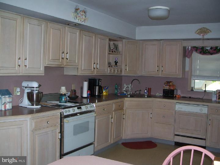 116 Annapolis Road Pennsville, NJ 08070 - Photo 3 of 14 Gallery Image 3