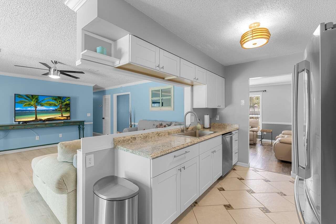 5103 Center Street Jupiter, FL 33458 - Photo 8 of 24 Mulligan.8