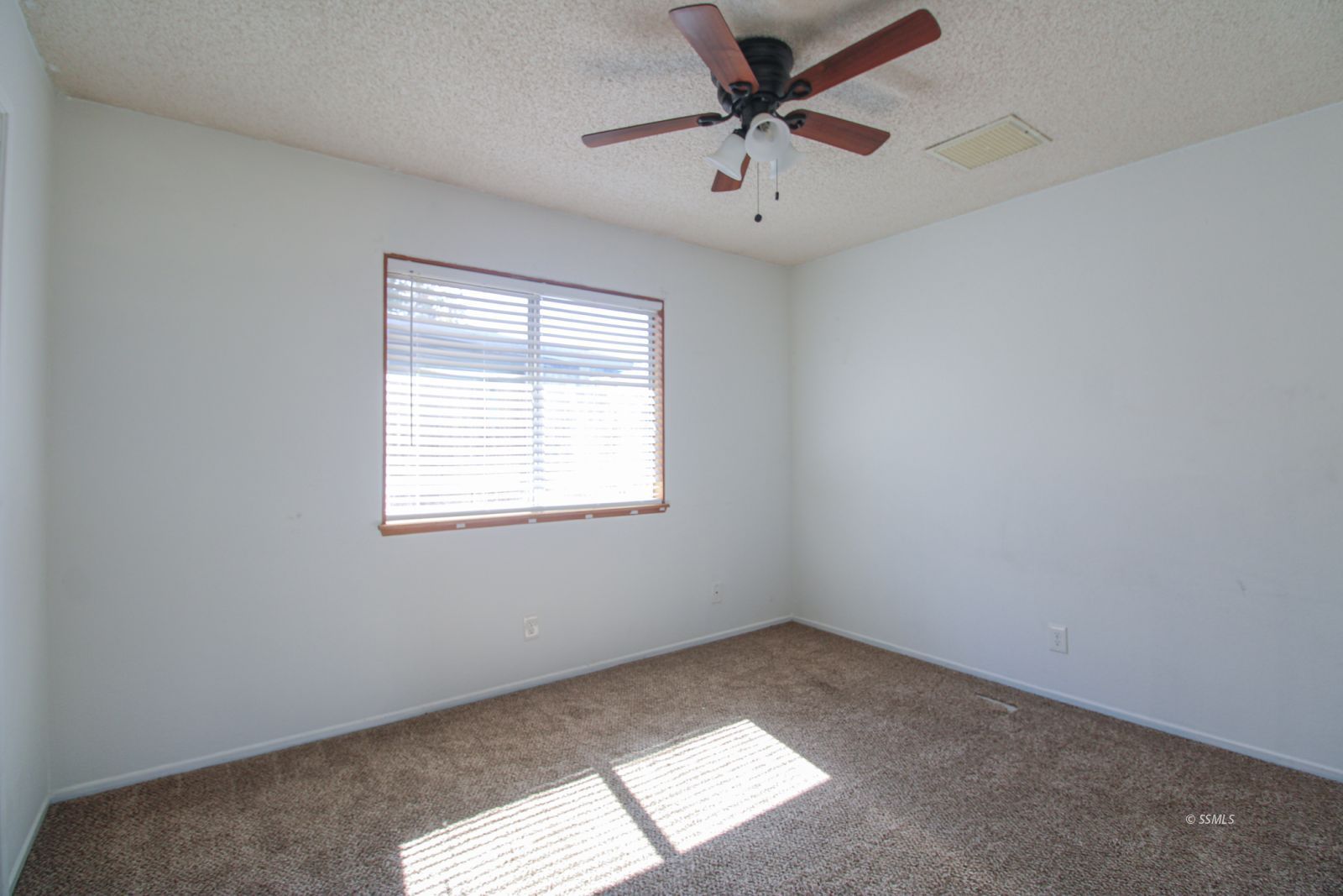 925 West Tamarisk Avenue Ridgecrest, CA 93555 - Photo 16 of 37