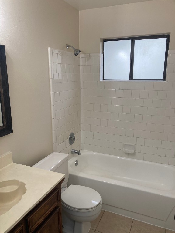 34 Green Bough Court The Woodlands, TX 77380 - Photo 21 of 22 Hall bath tub and toilet