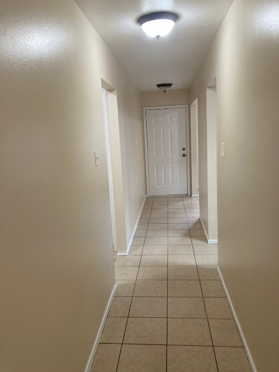 34 Green Bough Court The Woodlands, TX 77380 - Photo 4 of 22 Entry hall