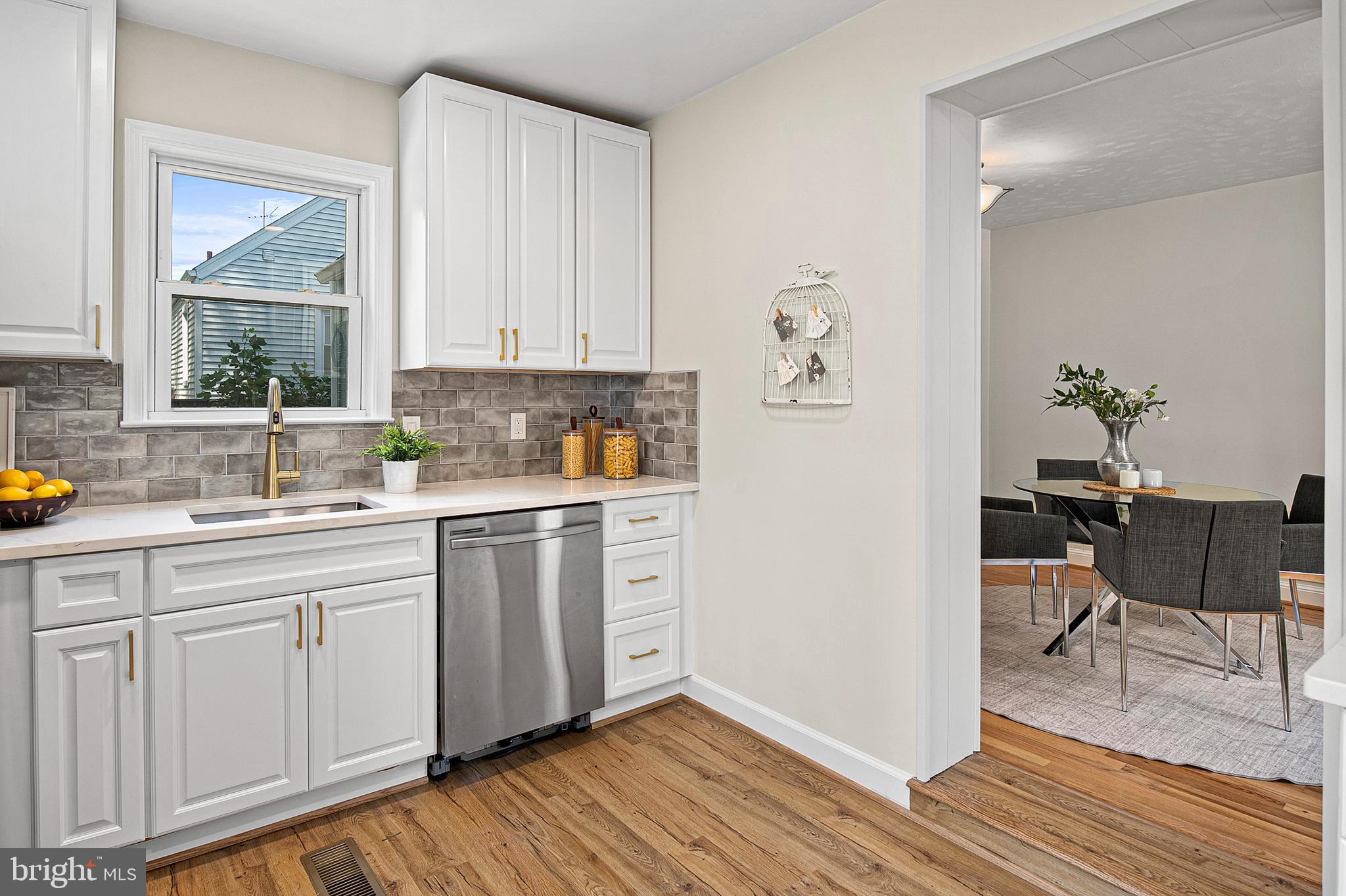 10600 Huntley Place Silver Spring, MD 20902 - Photo 11 of 37 Kitchen (alt view)