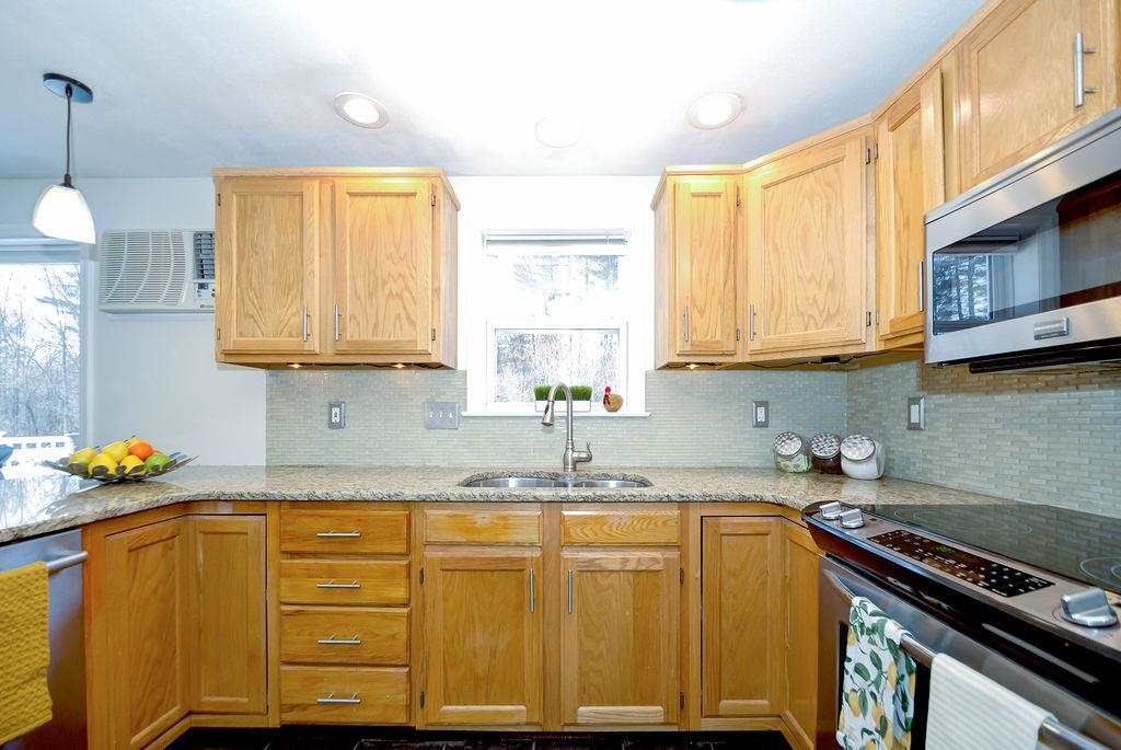 8 Wright Road Derry, NH 03038 - Photo 6 of 29