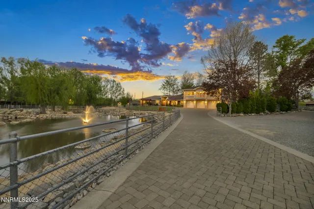 a view of an outdoor space with sitting area