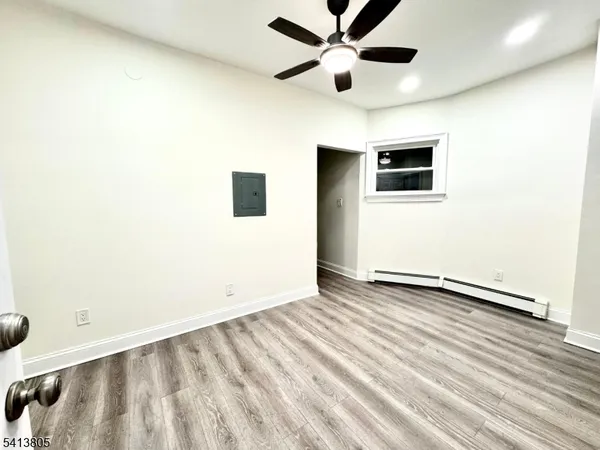 $1,950 | 1015 Flora Street, Elizabeth, NJ 07201