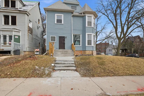 $310,000 | 604 North 30th Street, Milwaukee, WI 53208