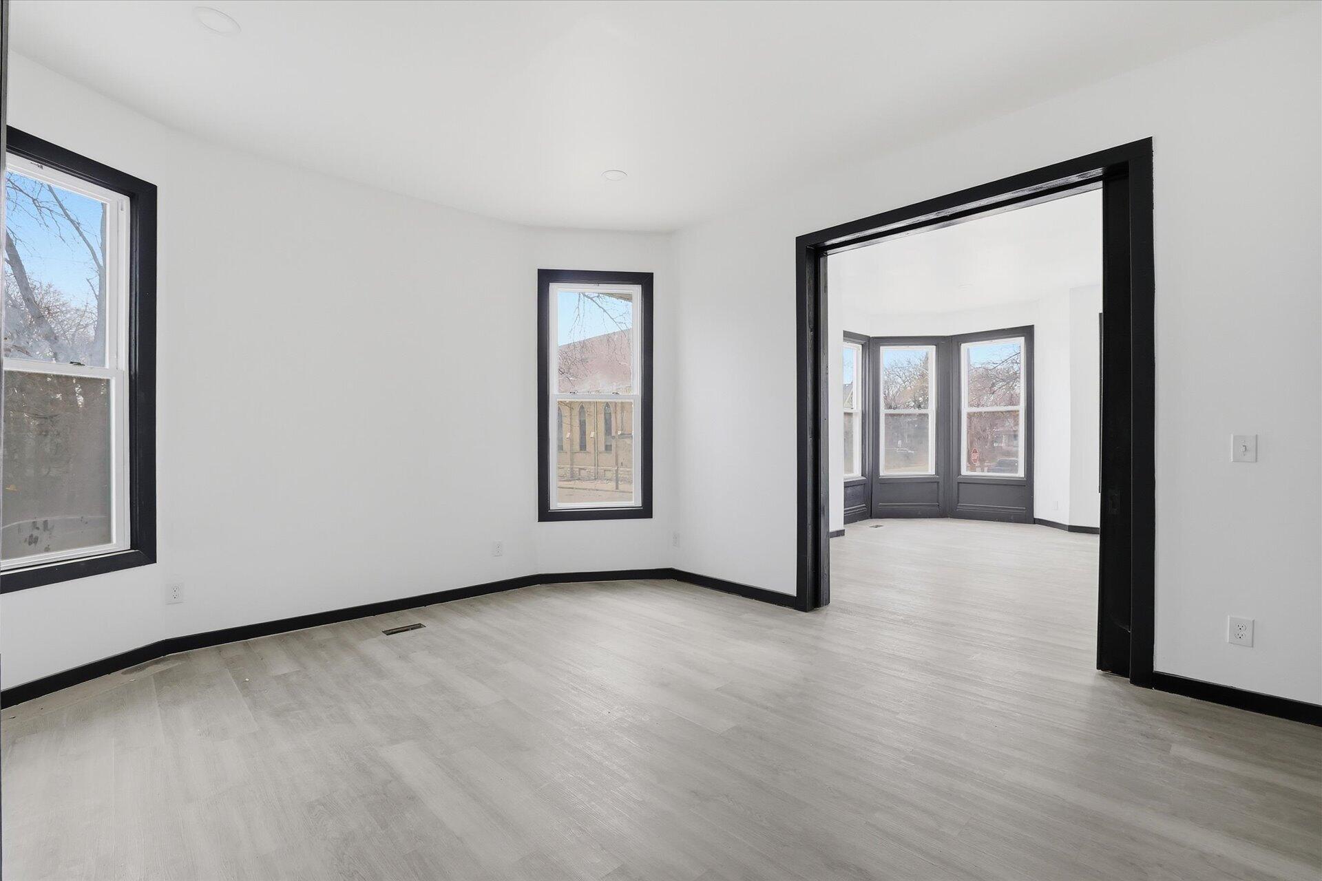 604 North 30th Street Milwaukee, WI 53208 - Photo 7 of 32 Main floor family room