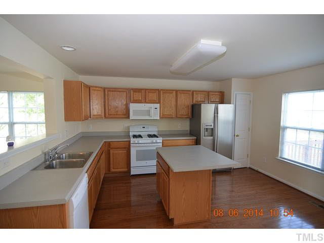 5113 Neuse Commons Lane Raleigh, NC 27616 - Photo 8 of 13