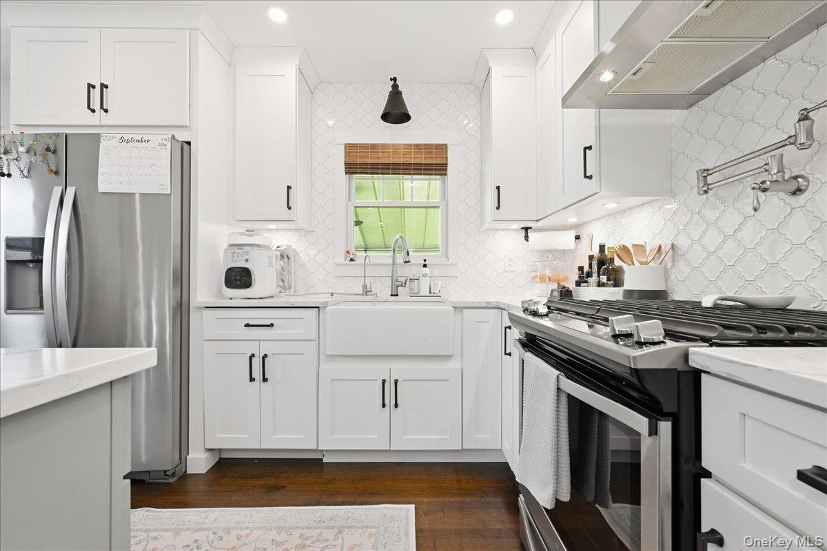 67 Raff Avenue Mineola, NY 11501 - Photo 10 of 30 Gallery Image 10