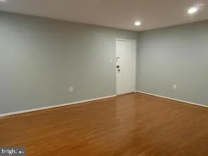 $1,925 | 5200 Crossfield Court, Unit 132, Rockville, MD 20852