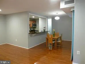 $1,925 | 5200 Crossfield Court, Unit 132, Rockville, MD 20852