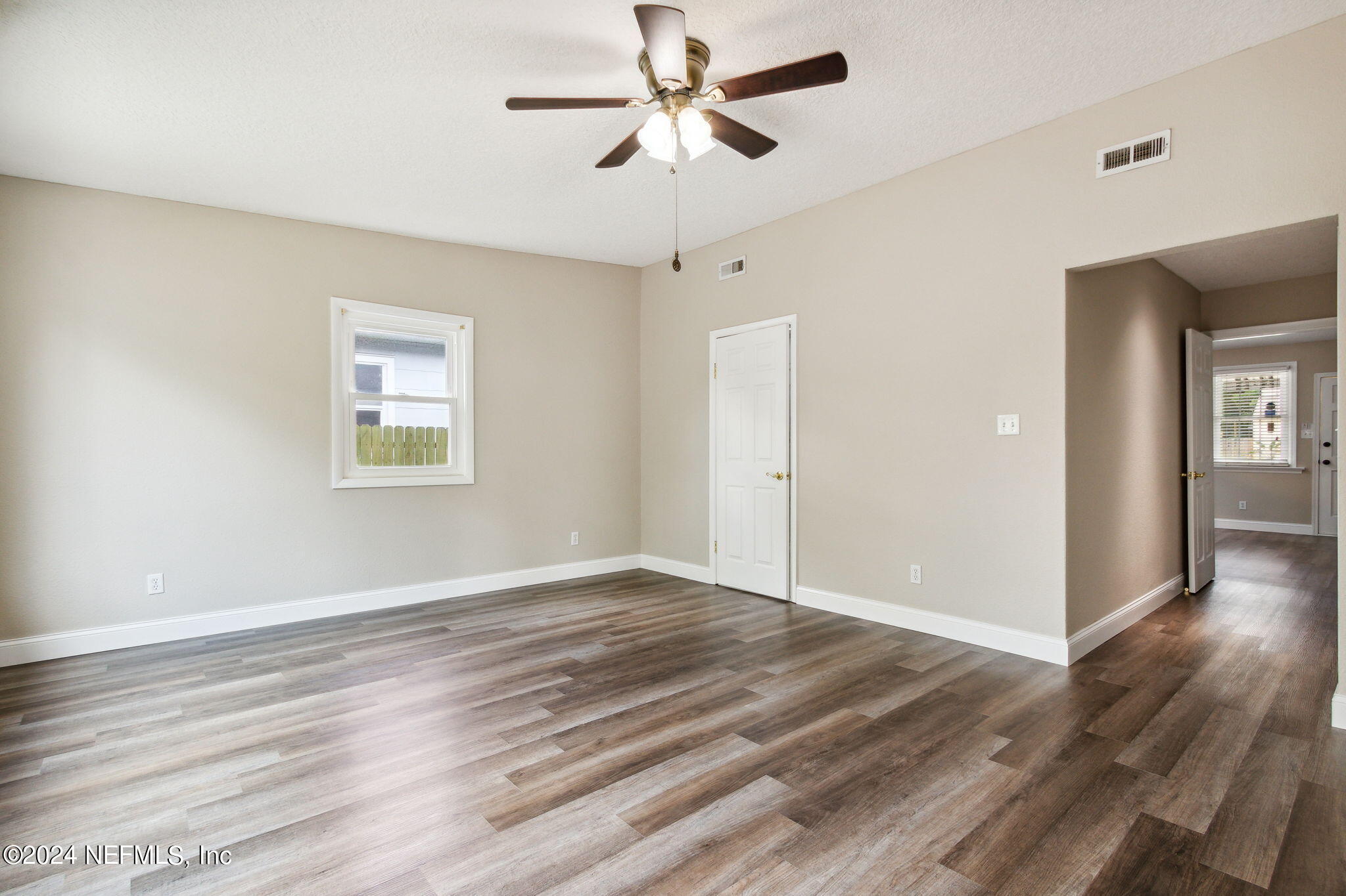 2425 Ridgewood Road Jacksonville, FL 32207 - Photo 23 of 40 Primary Bedroom
