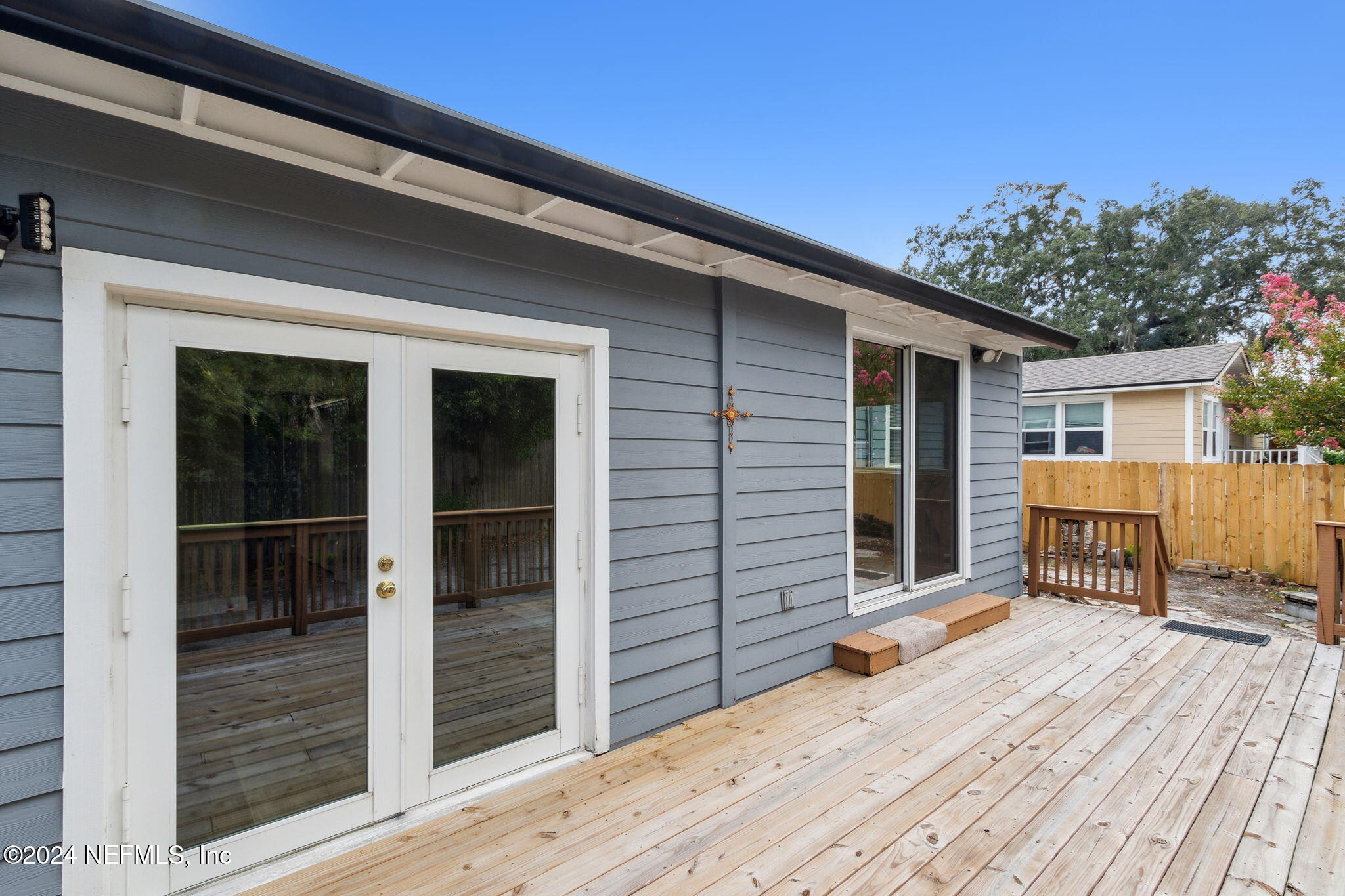 2425 Ridgewood Road Jacksonville, FL 32207 - Photo 33 of 40 Rear Deck