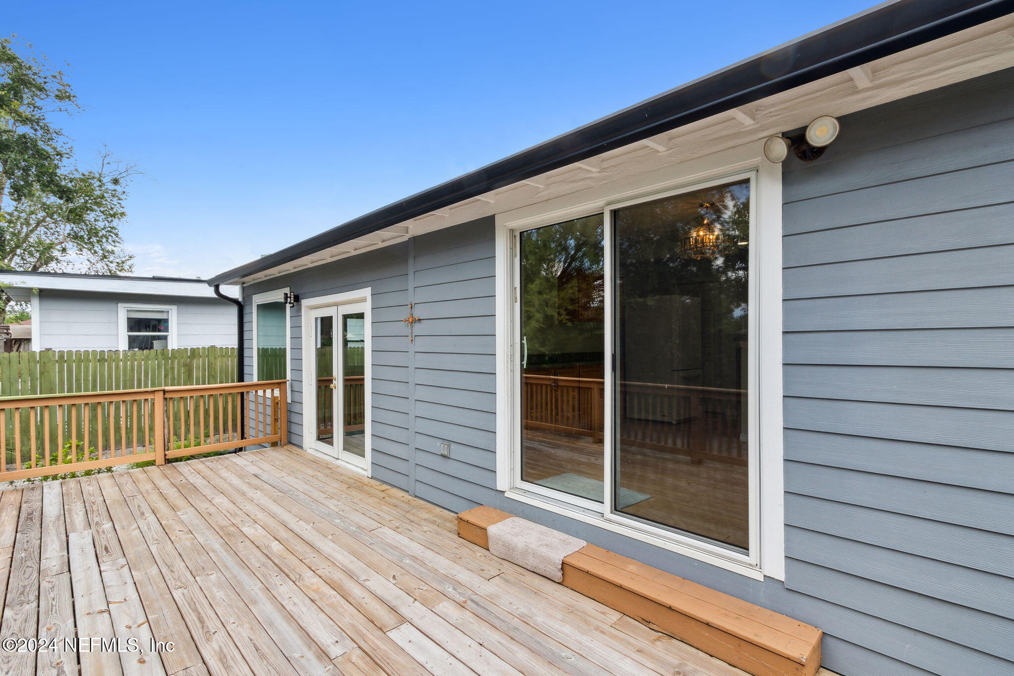 2425 Ridgewood Road Jacksonville, FL 32207 - Photo 34 of 40 Rear Deck