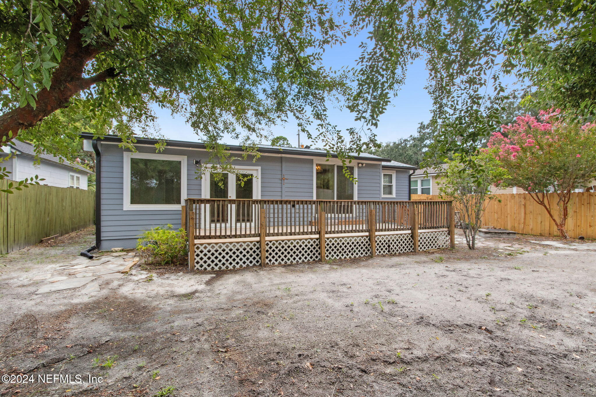 2425 Ridgewood Road Jacksonville, FL 32207 - Photo 38 of 40 Backyard