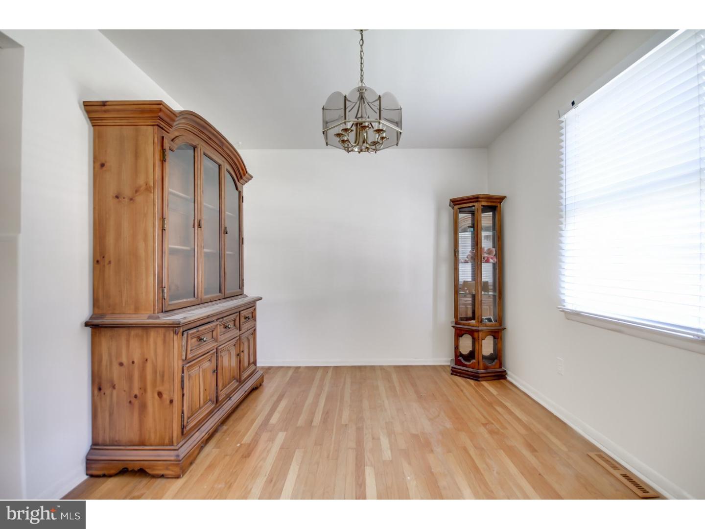 2303 Beverly Road Cinnaminson, NJ 08077 - Photo 6 of 24