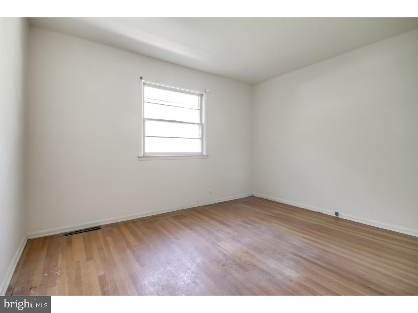 2303 Beverly Road Cinnaminson, NJ 08077 - Photo 10 of 24