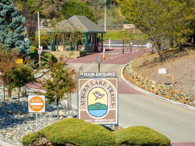 a view of a outdoor space