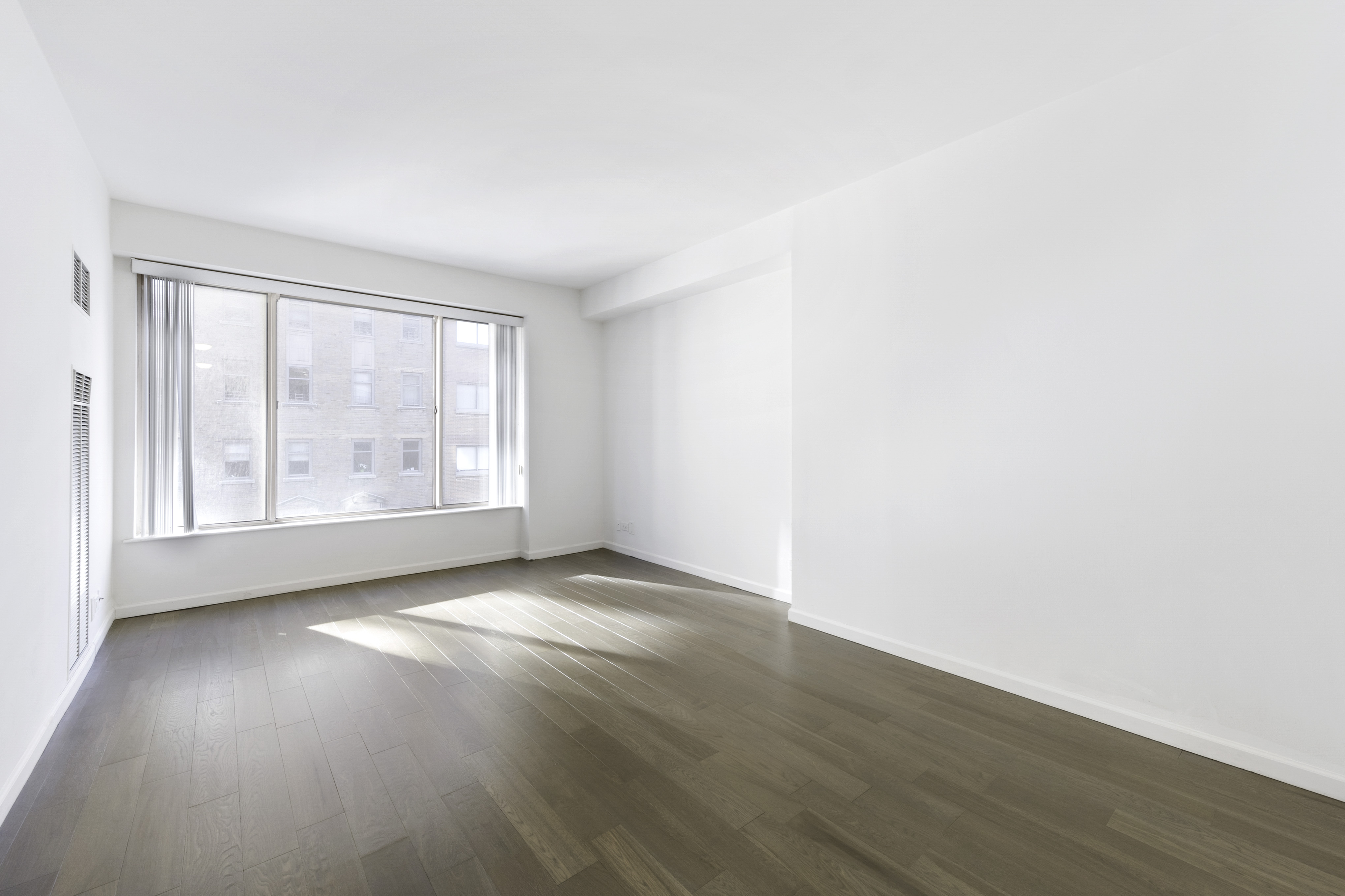 200 East 69th Street, Unit 7D Manhattan, NY 10021 - Photo 2 of 6