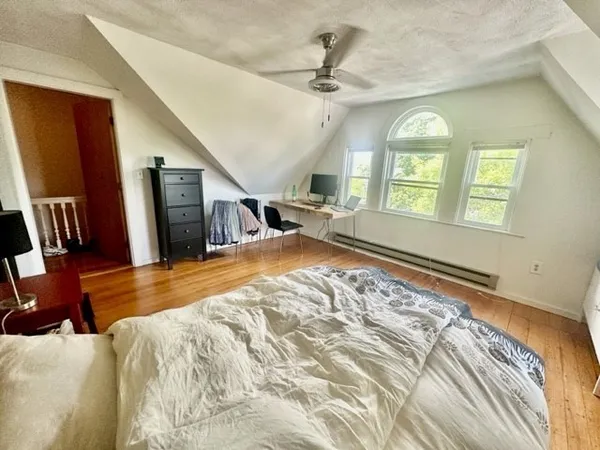 $2,600 | 70 Roseland Street, Unit 3, Somerville, MA 02143
