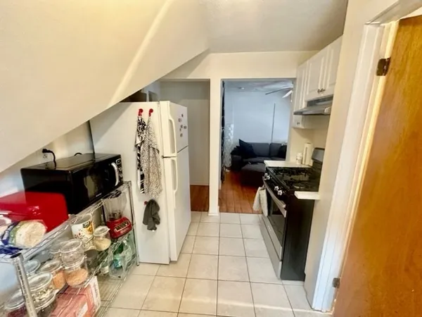 $2,600 | 70 Roseland Street, Unit 3, Somerville, MA 02143