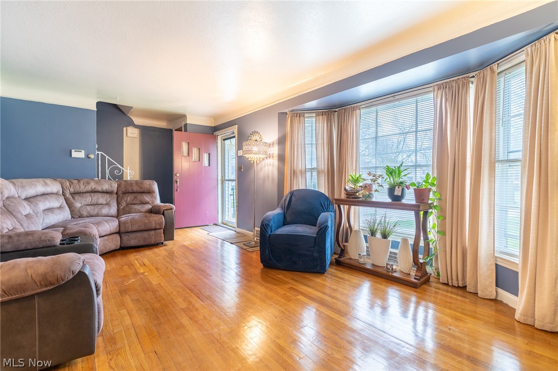 812 Quilliams Road Cleveland, OH 44121 - Photo 11 of 21