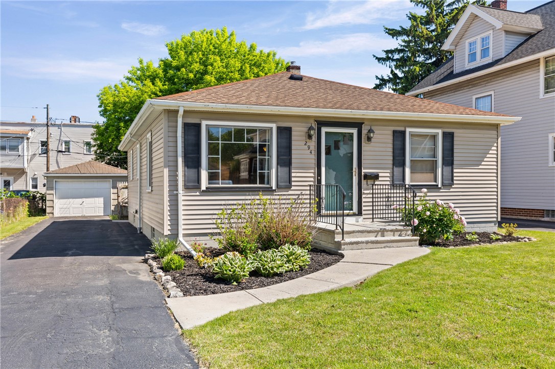 294 Hurstbourne Road Irondequoit, NY 14609 - Photo 2 of 39