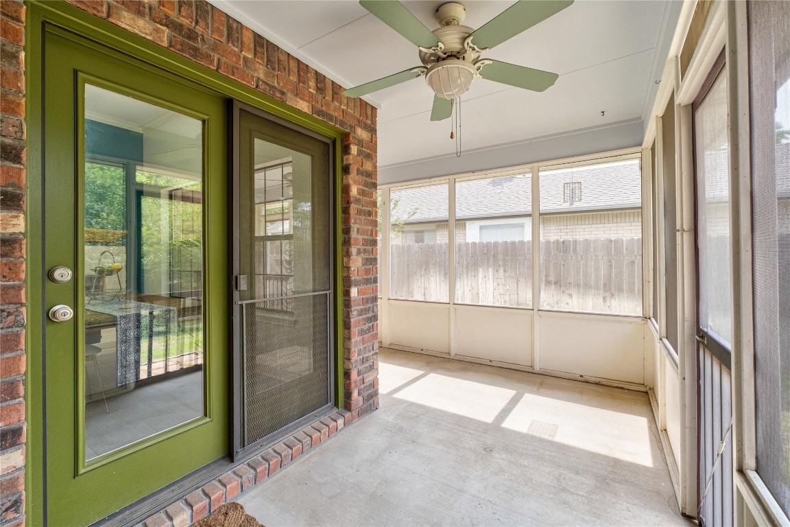 2317 Sycamore Trail Round Rock, TX 78664 - Photo 29 of 31 a view of an empty room and window