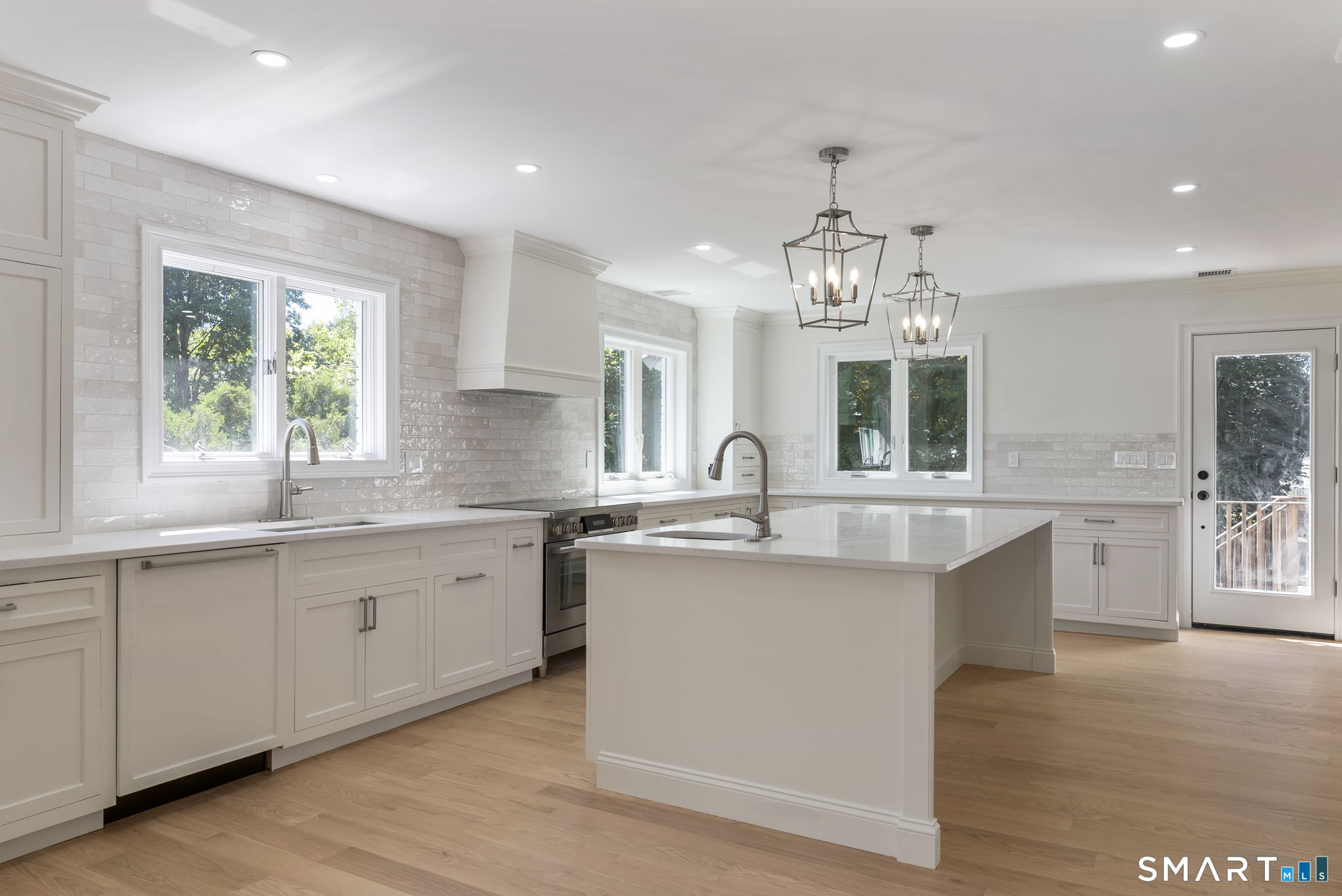 61 Flagg Road West Hartford, CT 06117 - Photo 17 of 39