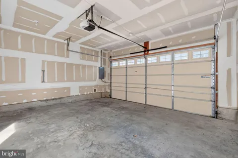 $675,000 | 5812 Lois Lane, Ellicott City, MD 21043