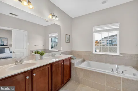 $675,000 | 5812 Lois Lane, Ellicott City, MD 21043