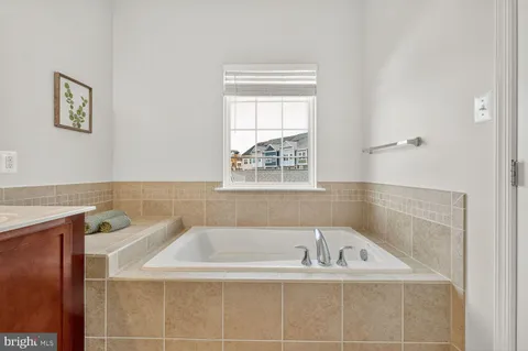 $675,000 | 5812 Lois Lane, Ellicott City, MD 21043