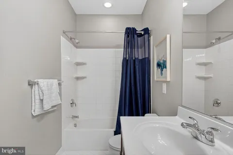 $675,000 | 5812 Lois Lane, Ellicott City, MD 21043