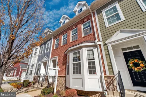 $675,000 | 5812 Lois Lane, Ellicott City, MD 21043