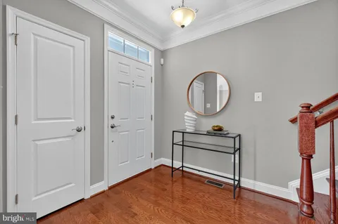 $675,000 | 5812 Lois Lane, Ellicott City, MD 21043