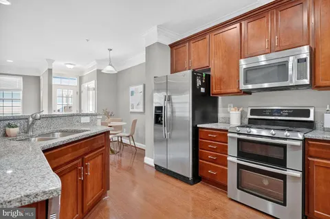 $675,000 | 5812 Lois Lane, Ellicott City, MD 21043