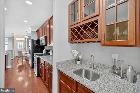 $675,000 | 5812 Lois Lane, Ellicott City, MD 21043